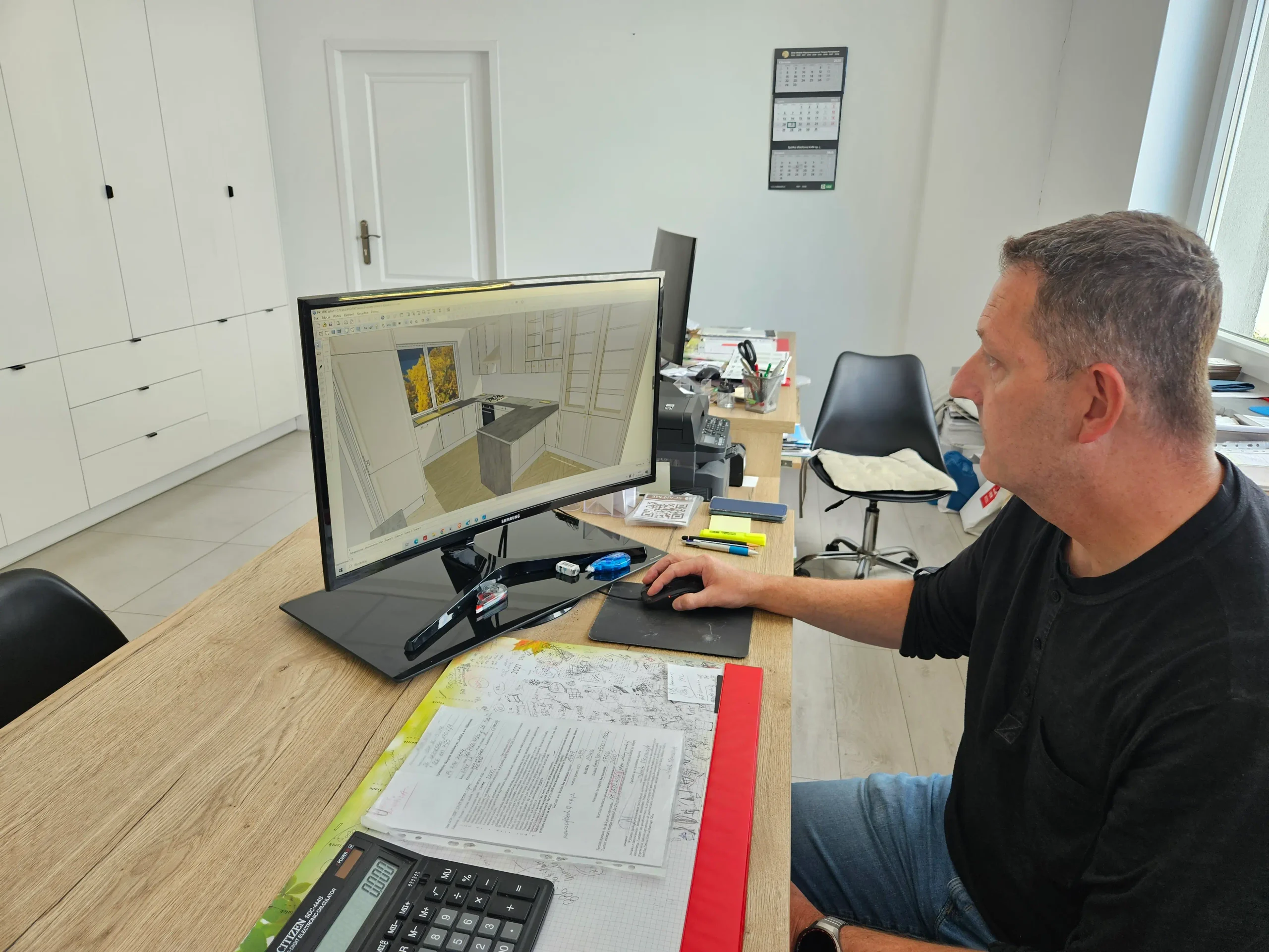 Projekt 3D mebli na wymiar na ekranie w salonie SOFIX — Zielona Góra